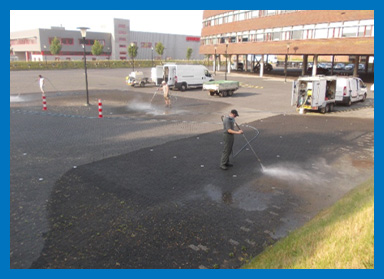 Reinigen van waterpasseerbare bestratingen Veldhoven